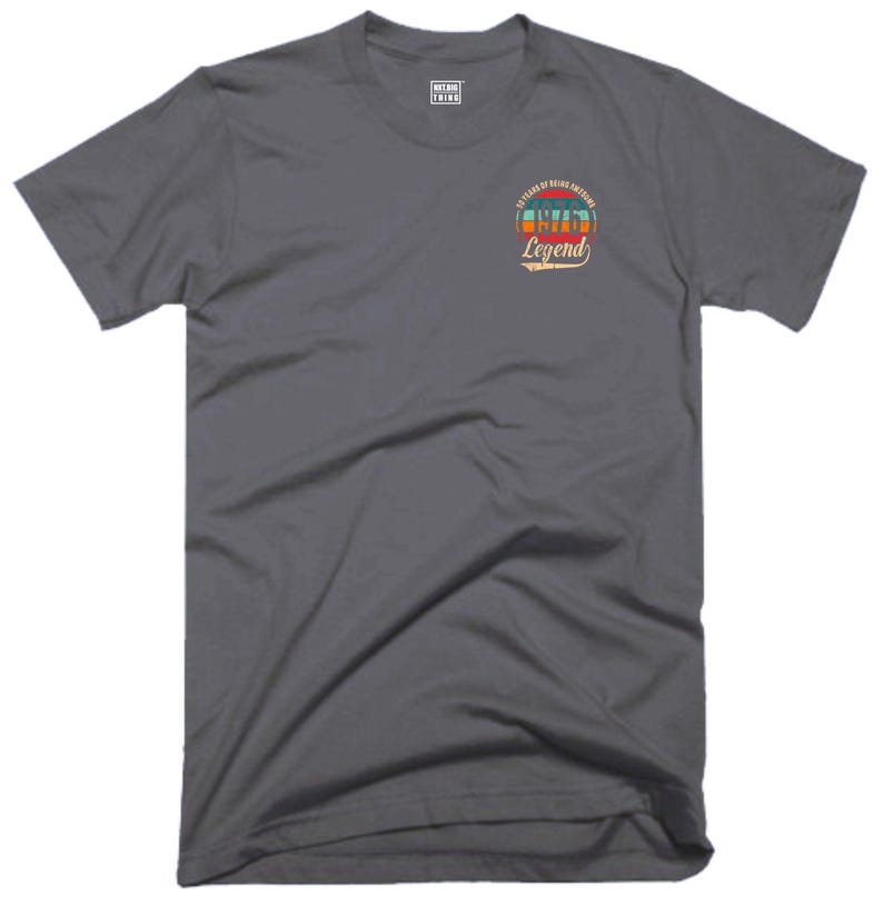 50-årsdag T-shirt med ficka 50 år av att vara fantastisk Tillverkad 1976 Född 1976 Vintage Klassisk Rolig Jul Födelsedag Fans Gåva Herr T-shirt Charcoal