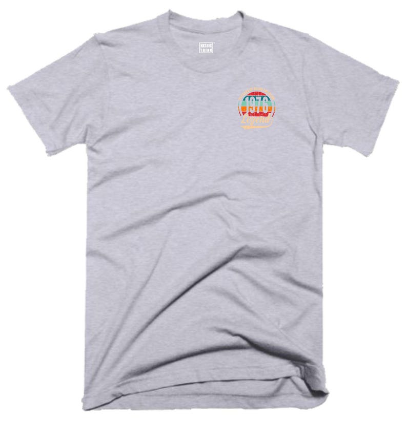 50-årsdag T-shirt med ficka 50 år av att vara fantastisk Tillverkad 1976 Född 1976 Vintage Klassisk Rolig Jul Födelsedag Fans Gåva Herr T-shirt Grå