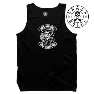 Puede incluir: Camiseta de tirantes negra con un gráfico blanco de un esqueleto cantando en un micrófono. El gráfico incluye el texto "Rock and Roll Will Never Die."