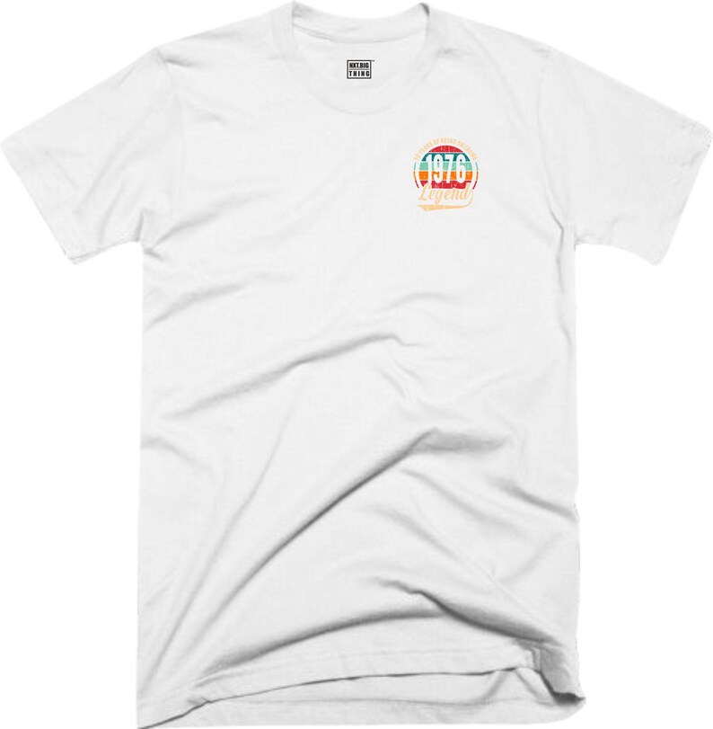 50-årsdag T-shirt med ficka 50 år av att vara fantastisk Tillverkad 1976 Född 1976 Vintage Klassisk Rolig Jul Födelsedag Fans Gåva Herr T-shirt Vit