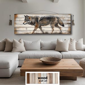Decorazione murale in legno anticato raffigurante un lupo che cammina - Cartello rustico orizzontale lungo - Decorazione con animali selvatici in cabina stampata su assi di legno