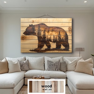 Silhouette di orso con sovrapposizione di foresta di pini, decorazione murale in legno anticato - cartello rustico verticale per lodge - scena naturale di cabina stampata su assi di legno