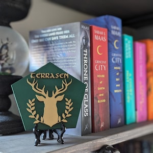 Terrasen Licensed Throne of Glass Bookshelf Sign - Wooden Shelf Sitter - Sarah J Maas - Throne of Glass merch - Bookshelf decor