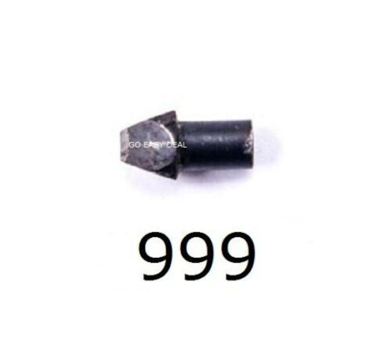 Puede incluir: Un peque&ntilde;o componente met&aacute;lico negro con un cuerpo cil&iacute;ndrico y una cabeza plateada en &aacute;ngulo. El n&uacute;mero "999" est&aacute; impreso en negro debajo del componente sobre un fondo blanco. El texto "GO EASY DEAL" est&aacute; impreso en la cabeza plateada.