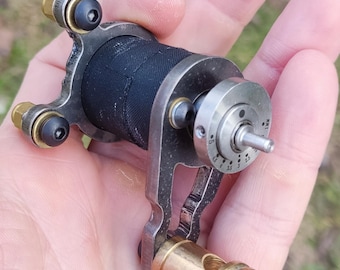 Directe aandrijfmotor Roterend ruw metaal Betrouwbare en veelzijdige verstelbare tattoo-machine