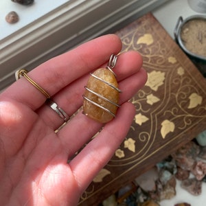 Quartz crystal pendant
