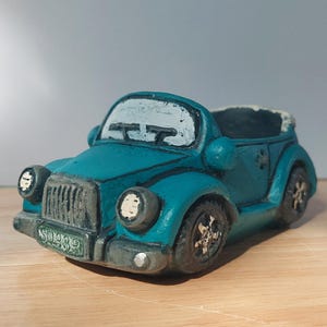 Hand-Painted Convertible Car Cement Planter – Vintage Style Succulent Pot