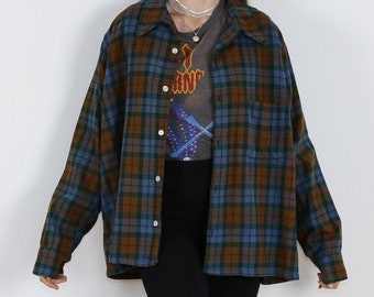 60s Vintage / WOOLRICH Flannel Plaid Wool Shirt / Made In USA / Stylish Cozy Oversized Fit