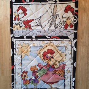 Handmade Quilted Chicken Hot Pad: Casserole-Size Farmhouse Kitchen Decor