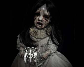 Ally. Muñeca bebé de porcelana de terror con peso, estilo Halloween, con temática de brujas, arte espeluznante hecho a mano.