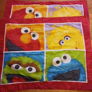 VTG Sesamstraat Elmo kussenslooppaar: kinderdecor met kleurblokken (24" x 29")