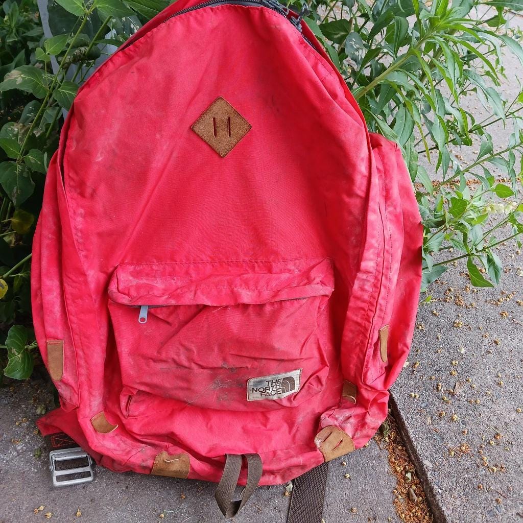 north face haystack backpack red The Unisex Jester -Tnf Black Chalk Texture Print/Smoked Pearl A front compartment with internal organisation means everything has a place North Face Backpack Vintage -