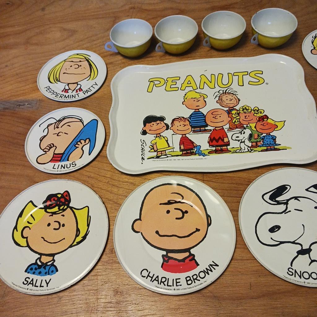 1970's ビンテージ　PEANUTS メタル　トレイ VTG Peanuts Snoopy Tea Set Metal Enamelware 1950-1961 Tray, Plates