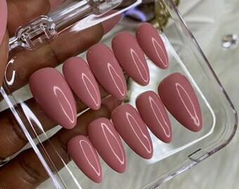 Pink Nude/Simple Classy Elegant/Handmade press ons/Gel nails/Medium Almond