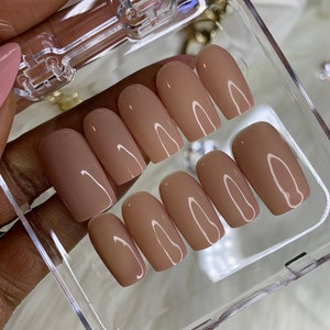 Nude/Handmade press ons/Simple Elegant/Gel nails/Medium Square