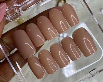 Nude/Handmade press ons/Simple Elegant/Gel nails/Medium Square