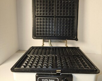 MCM 1970s Munsey Waffle Baker Sandwich Grill Griddle White Vintage Made USA
