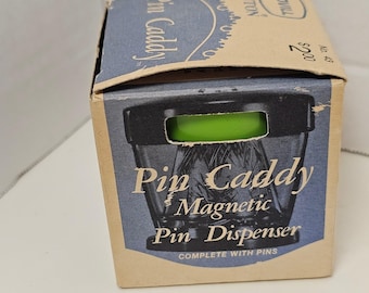 Vintage Scovill Clinton Pin Caddy Magnetic Pin Dispenser Green USA No 43 Pins