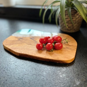 Olive wood board with sea waves made of epoxy resin, olive wood with epoxi, cutting board, breakfast board image 2