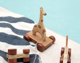 Giocattolo da tirare a forma di giraffa in legno di olmo fatto a mano / Giocattolo sensoriale Montessori