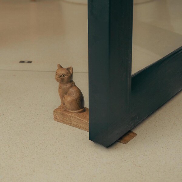 Handmade Wooden Cat Door Stopper – Rustic Cat Decor, Functional Door Wedge, Eco-Friendly Home Accessory, Unique Gift for Cat Lovers