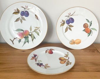 Royal Worcester Evesham Design Plates, Royal Worcester Evesham Oven to Table Collection, Vintage 1960s Pattern Plates