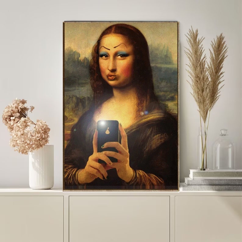 Mona Lisa holding phone Print, Original Oil Painting de vinci Portrait Poster, Vintage Wall Art, Unique Gift image 1