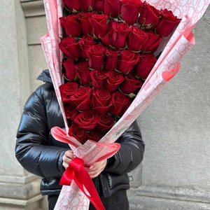 24 Stalks Fresh-Cut Roses🌹with a DIOR design paper wrapper (Fresh Flower  Bouquet)