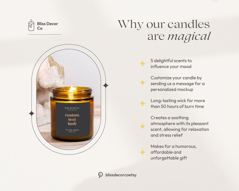 K&ouml;nnte beinhalten: Ein braunes Glaskerzengef&auml;&szlig; mit einem schwarzen Etikett, auf dem "Bliss Decor Co. custom text here Soy Wax Candle 200 ml" steht. Die Kerze steht auf einem wei&szlig;en Stein und ist von einem wei&szlig;en Kreis umgeben.