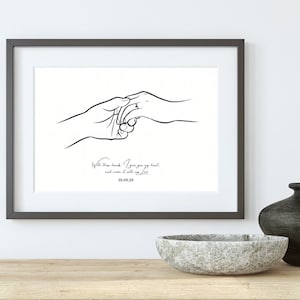 Könnte beinhalten: Schwarz-weiß-Linienzeichnung von zwei Händen, die sich halten. Der Text darunter lautet "With these hands, I give you my heart, and crown it with my love" und "25.09.23".