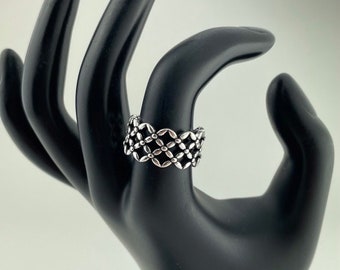 Adjustable Sterling Silver Plated Net Pattern Ring