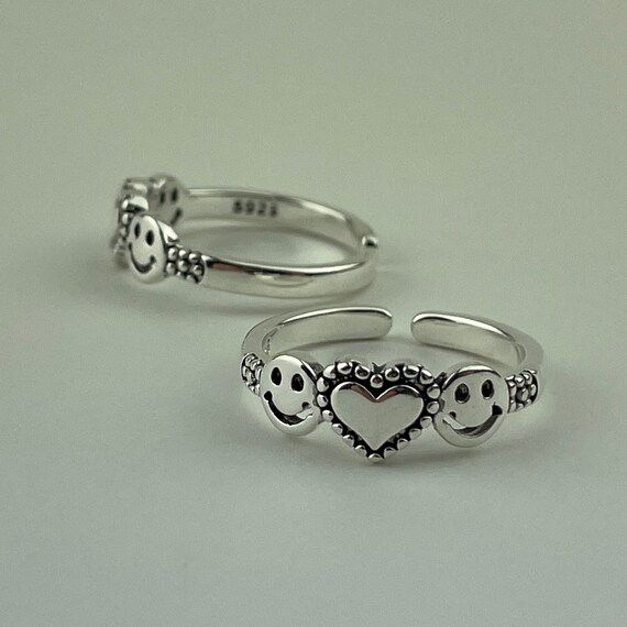 Smiley face sterling silver ring deals