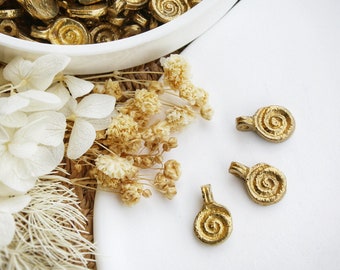 Ciondoli a spirale in ottone Mini da 14 mm, ottone grezzo indiano, ciondoli d'oro, ciondoli in ottone per realizzare gioielli macrame, ciondoli tribali, ciondoli etnici Boho