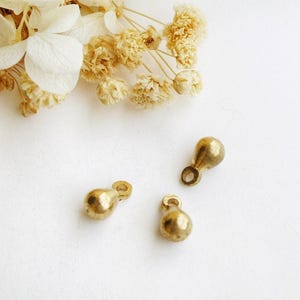Brass Drops 9x5mm DIY Macramé Lot, Raw Teardrops, Raw Brass Drop Charms, Macrame Jewelry Spacer Findings, Round Gold beads, Extension chain