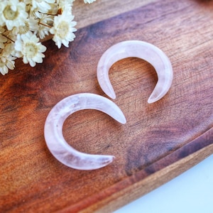 Rose Quartz Horn Moon Pendant · carved crescent moon · gemstone focal for micro macrame, wire wrapping and jewelry making, DIY natural stone