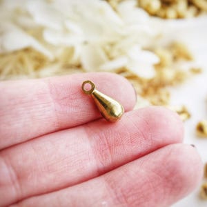 Brass Drops 12x5mm DIY Macramé Lot, Raw Teardrops, Raw Brass Drop Charms, Macrame Jewelry Spacer Findings, Round Gold beads, Extension chain
