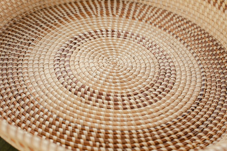 Basket with star handles image 4