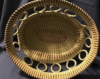 Oval With Loop Finish