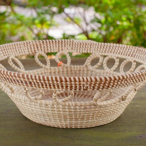 Basket with loops