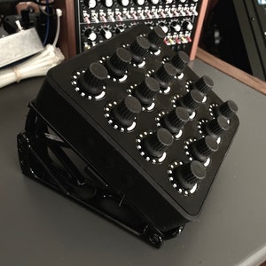 Midi Fighter Twister, 3D Adjustable Desktop Stand