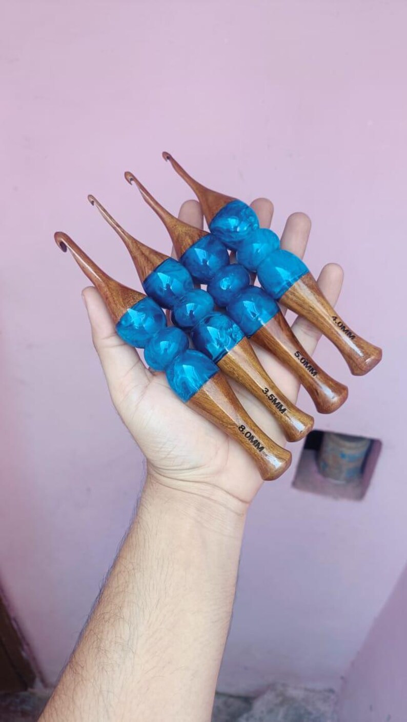 Handcrafted Rosewood Glitter Resin Crochet Hook | Ergonomic Handle - Etsy
