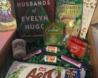 Book Box/Gift Box/Book Hamper/Birthday Present/Gifts/Books/Preloved Books/New Books/Get Well Soon Gifts/Christmas Gifts/Book Subscription