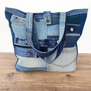 Denim Shoulder Bag with Adjustable Leather Straps, Handy Purses and Handbags with Zippered Pockets, Ideal Gift for Women
