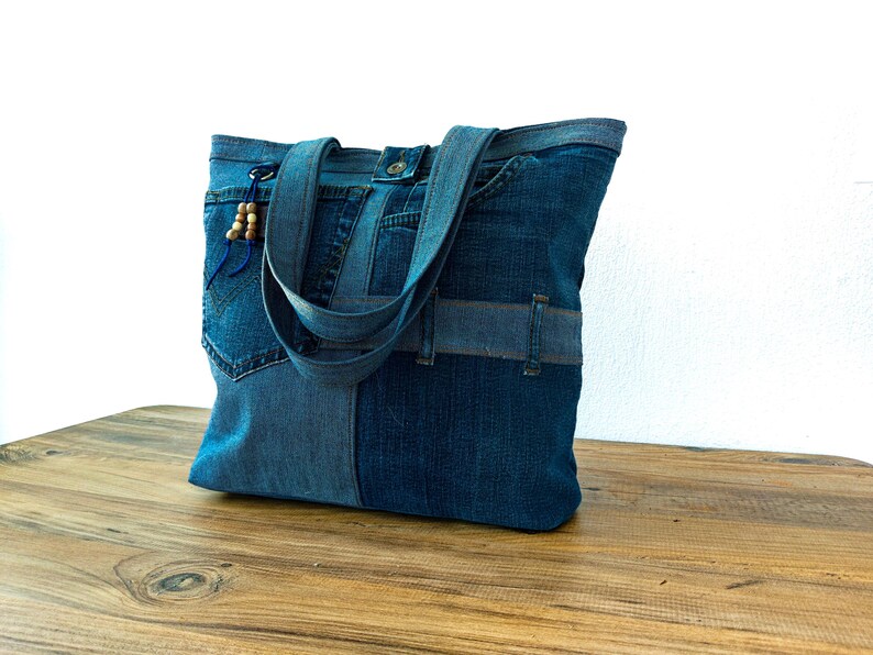 Wrangler Purse, Upcycled Jeans Umhängetasche, Geschenke aus recycelten Jeanstaschen Bild 6