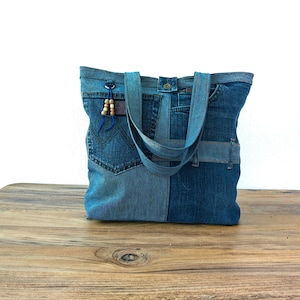 Wrangler Purse, Upcycled Jeans Umhängetasche, Geschenke aus recycelten Jeanstaschen Bild 3