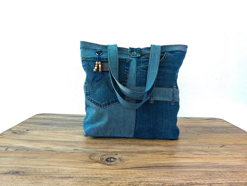 Wrangler Purse, Upcycled Jeans Umhängetasche, Geschenke aus recycelten Jeanstaschen Bild 3
