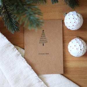 Biglietto di auguri di Buon Natale | cartolina minimalista in carta kraft marrone per Natale in formato DIN A6 | con un semplice motivo ad albero di Natale