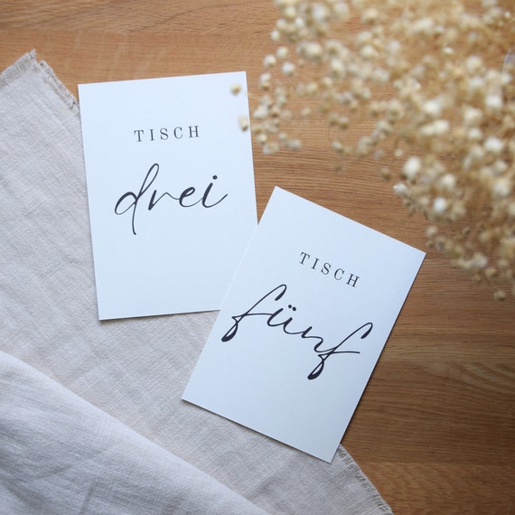 Tischnummern aus cremeweißem Kraftpapier | Tischnummern Karten für Hochzeiten, Taufen, Geburtstage | 10,5x14,8cm | hochwertige Karten 300g/m