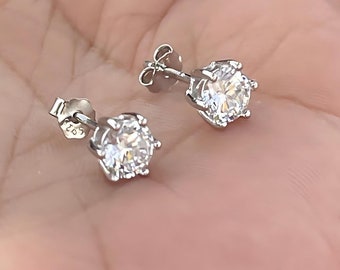 Round Cubic Zirconia Stud Earrings