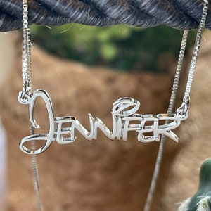 Collar con nombre para niños en plata de ley 925 - Collar con placa de identificación para niños pequeños - Joyería con fuente caligráfica - Regalo de cumpleaños personalizado para niños y niñas
